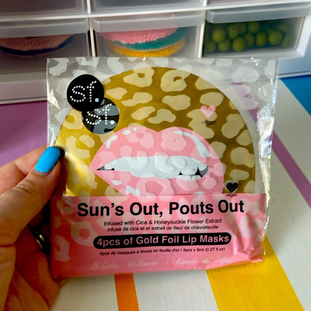 Foil lip masks